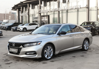 Подержанный автомобиль Honda Accord Sedan 2019 года (1 фото)