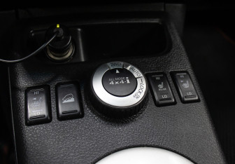 Подержанный автомобиль Nissan X-Trail 2011 года (20 фото)