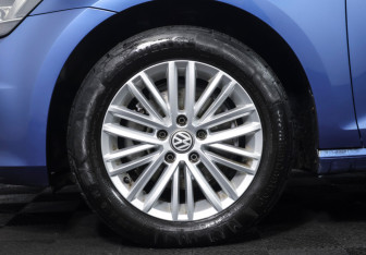 Подержанный автомобиль Volkswagen Golf Hatchback 2014 года (18 фото)