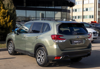 Подержанный автомобиль Subaru Forester Suv 2019 года (5 фото)
