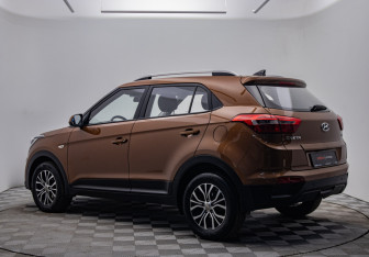 Подержанный автомобиль Hyundai Creta 2019 года (7 фото)