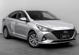 Подержанный автомобиль Hyundai Solaris Sedan 2021 года (3 фото)