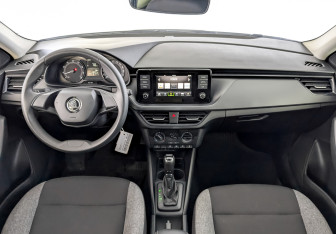 Подержанный автомобиль Skoda Rapid Liftback 2021 года (14 фото)