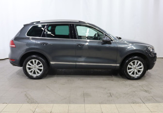 Подержанный автомобиль Volkswagen Touareg 2013 года (7 фото)