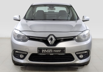 Подержанный автомобиль Renault Fluence 2014 года (2 фото)