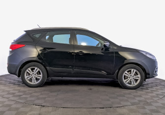 Подержанный автомобиль Hyundai ix35 2012 года (4 фото)
