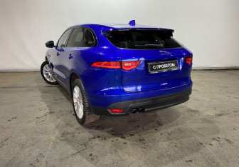 Подержанный автомобиль Jaguar F-Pace 2019 года (6 фото)
