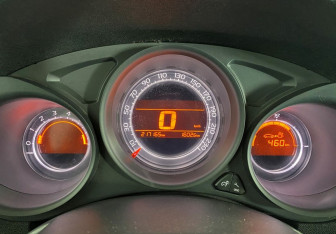 Подержанный автомобиль Citroen C4 Sedan 2013 года (12 фото)