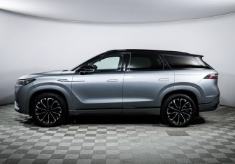 Подержанный автомобиль Jaecoo J8 2024 года (8 фото)