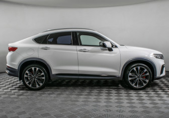 Подержанный автомобиль Geely Tugella 2022 года (4 фото)