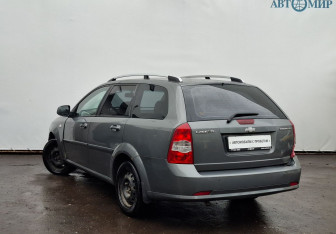 Подержанный автомобиль Chevrolet Lacetti Wagon 2010 года (7 фото)