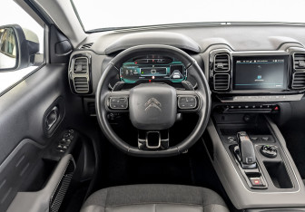 Подержанный автомобиль Citroen C5 Aircross 2019 года (22 фото)