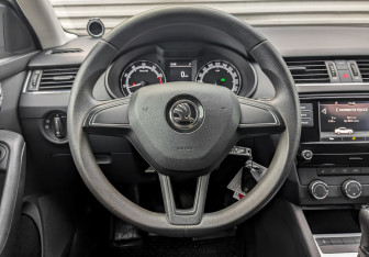 Подержанный автомобиль Skoda Octavia Liftback 2018 года (21 фото)