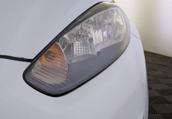 Подержанный автомобиль Ford Fiesta Hatchback 2017 года (11 фото)