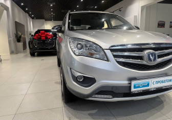 Подержанный автомобиль Changan CS35 2016 года (8 фото)