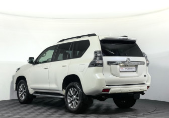 Подержанный автомобиль Toyota Land Cruiser Prado 2017 года (7 фото)