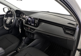 Подержанный автомобиль Skoda Rapid Liftback 2020 года (13 фото)