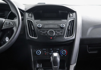 Подержанный автомобиль Ford Focus Sedan 2018 года (8 фото)