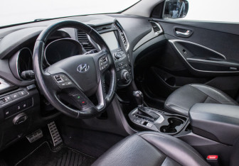 Подержанный автомобиль Hyundai Santa Fe 2013 года (9 фото)