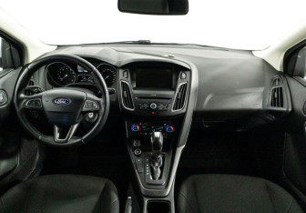 Подержанный автомобиль Ford Focus Hatchback 2019 года (6 фото)