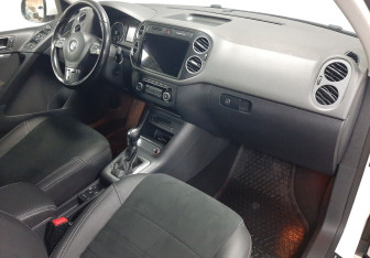 Подержанный автомобиль Volkswagen Tiguan 2013 года (16 фото)