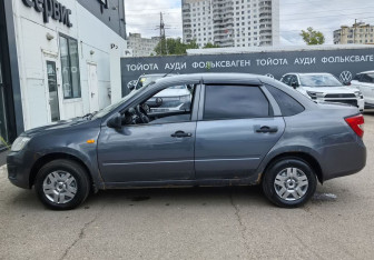 Подержанный автомобиль LADA (ВАЗ) Granta Sedan 2015 года (8 фото)