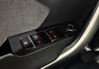 Подержанный автомобиль Kia Ceed Hatchback 2018 года (17 фото)