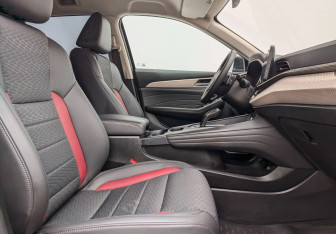 Подержанный автомобиль Haval F7 2023 года (10 фото)