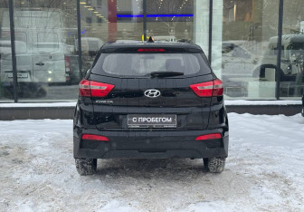 Подержанный автомобиль Hyundai Creta 2017 года (7 фото)