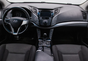 Подержанный автомобиль Hyundai i40 Wagon 2014 года (13 фото)