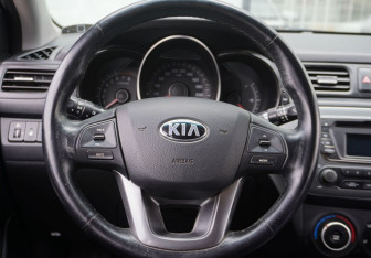 Подержанный автомобиль Kia Rio Sedan 2014 года (14 фото)
