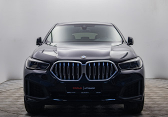 Подержанный автомобиль BMW X6 2020 года (8 фото)