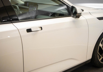 Подержанный автомобиль Changan Lamore 2023 года (21 фото)