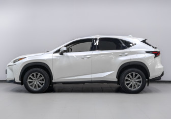Подержанный автомобиль Lexus NX 2015 года (8 фото)