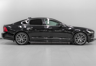 Подержанный автомобиль Volvo S90 2020 года (4 фото)