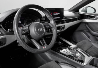 Подержанный автомобиль Audi A5 Liftback 2020 года (14 фото)