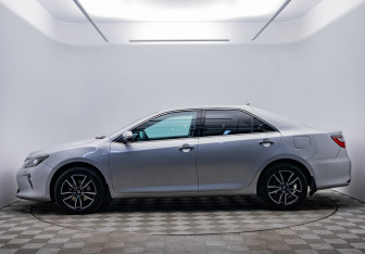 Подержанный автомобиль Toyota Camry Sedan 2018 года (8 фото)