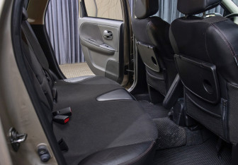 Подержанный автомобиль Nissan Note 2006 года (12 фото)