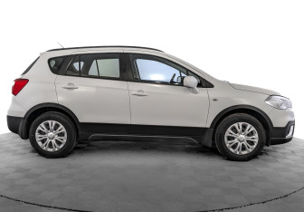 Подержанный автомобиль Suzuki SX4 Hatchback 2021 года (5 фото)