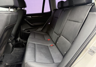 Подержанный автомобиль BMW X3 2012 года (11 фото)