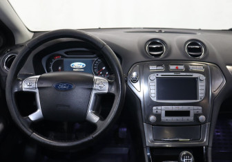 Подержанный автомобиль Ford Mondeo Sedan 2007 года (13 фото)