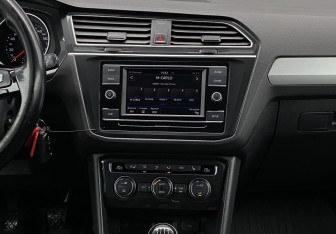 Подержанный автомобиль Volkswagen Tiguan 2017 года (12 фото)