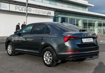 Подержанный автомобиль Skoda Rapid Liftback 2021 года (7 фото)