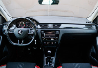 Подержанный автомобиль Skoda Rapid Liftback 2019 года (11 фото)