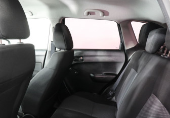 Подержанный автомобиль Suzuki Vitara 2015 года (12 фото)