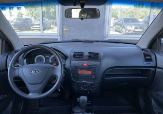 Подержанный автомобиль Kia Picanto 2009 года (15 фото)