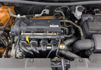 Подержанный автомобиль Hyundai Solaris Hatchback 2015 года (9 фото)