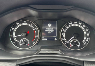 Подержанный автомобиль Skoda Rapid Liftback 2021 года (13 фото)