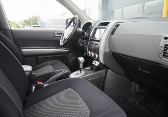 Подержанный автомобиль Nissan X-Trail 2008 года (11 фото)