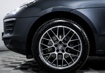 Подержанный автомобиль Porsche Macan 2018 года (15 фото)